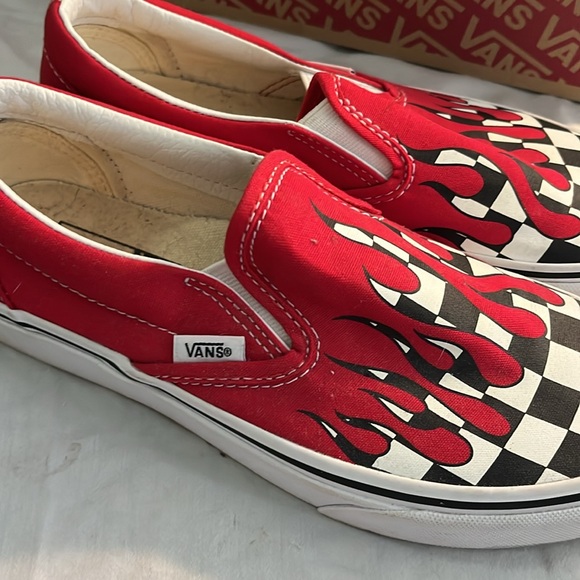 Checkered flame 🔥 slip on - Picture 5 of 12